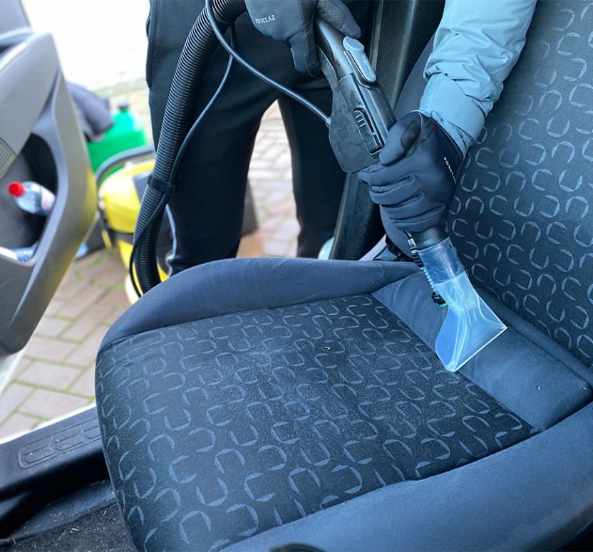 autobekleding-reinigen